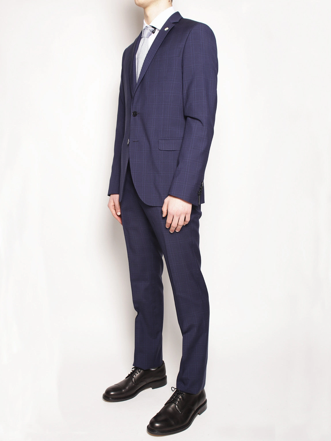 Slim suit in cool Blue wool