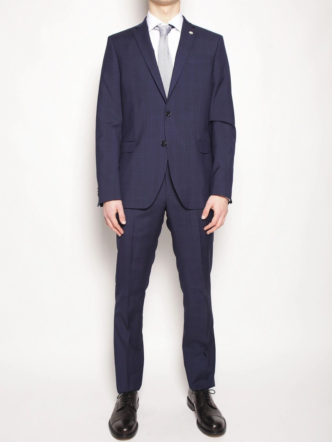 Slim suit in cool Blue wool